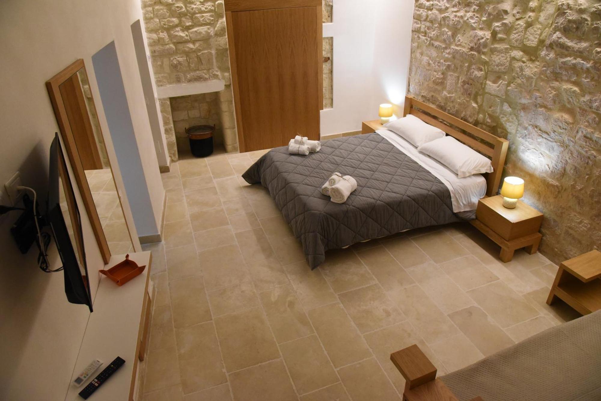 Altemura Suites Bari Bagian luar foto