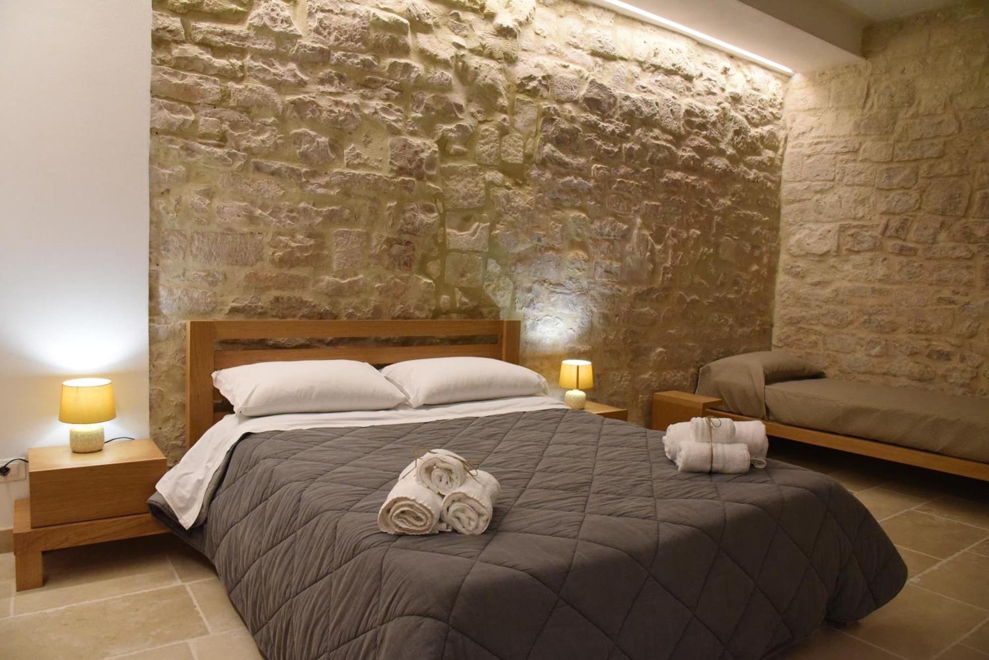 Altemura Suites Bari Bagian luar foto