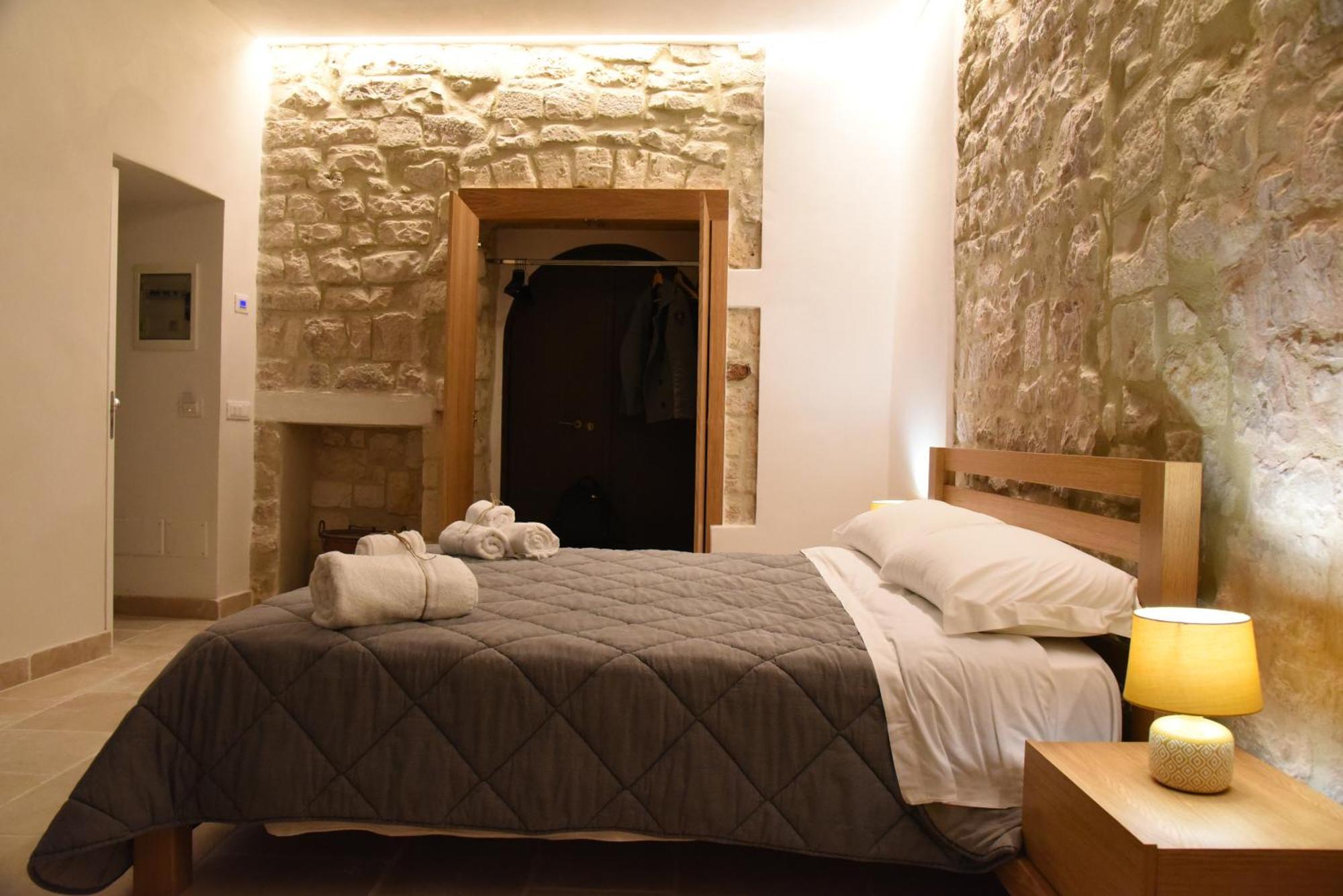 Altemura Suites Bari Bagian luar foto