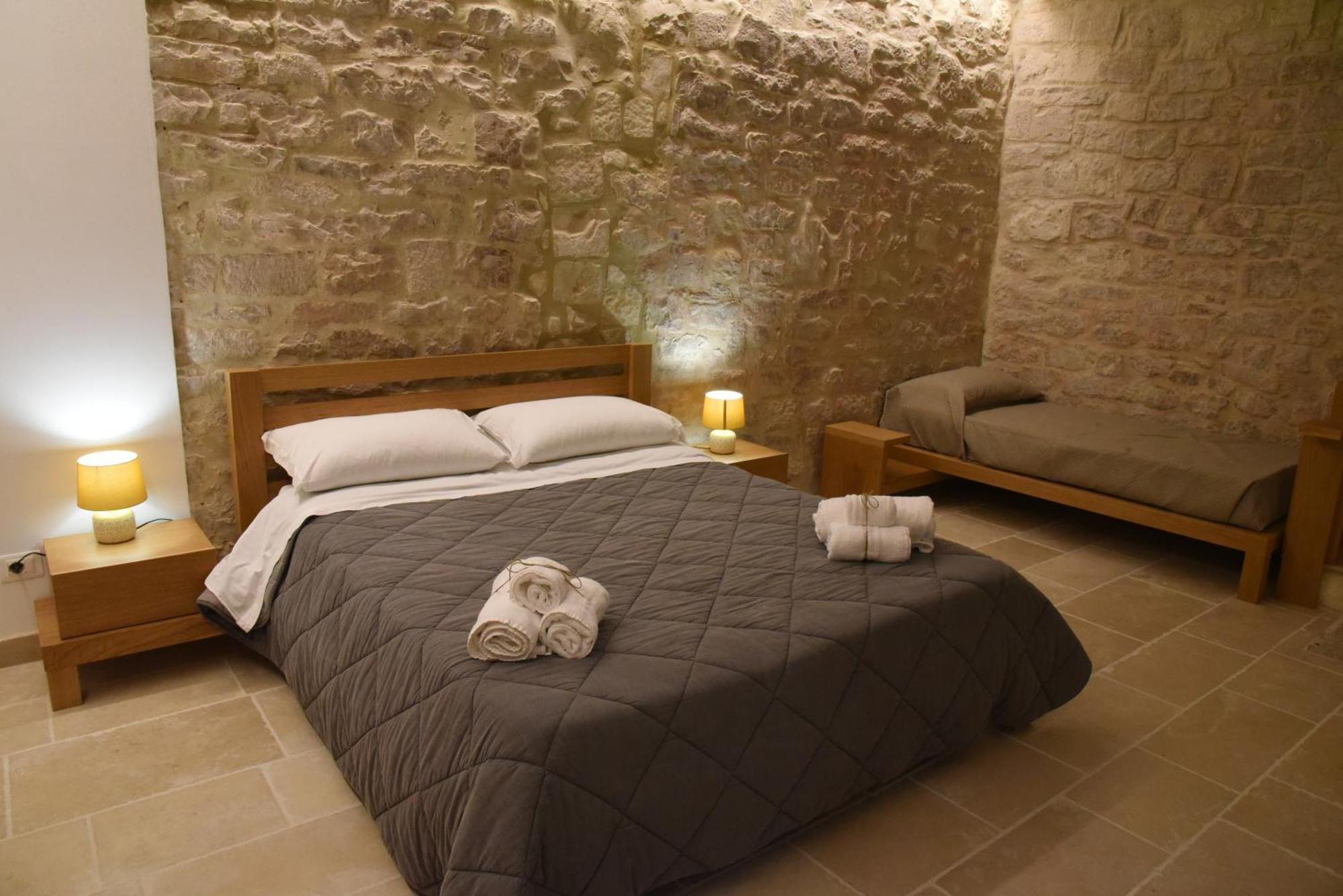 Altemura Suites Bari Bagian luar foto