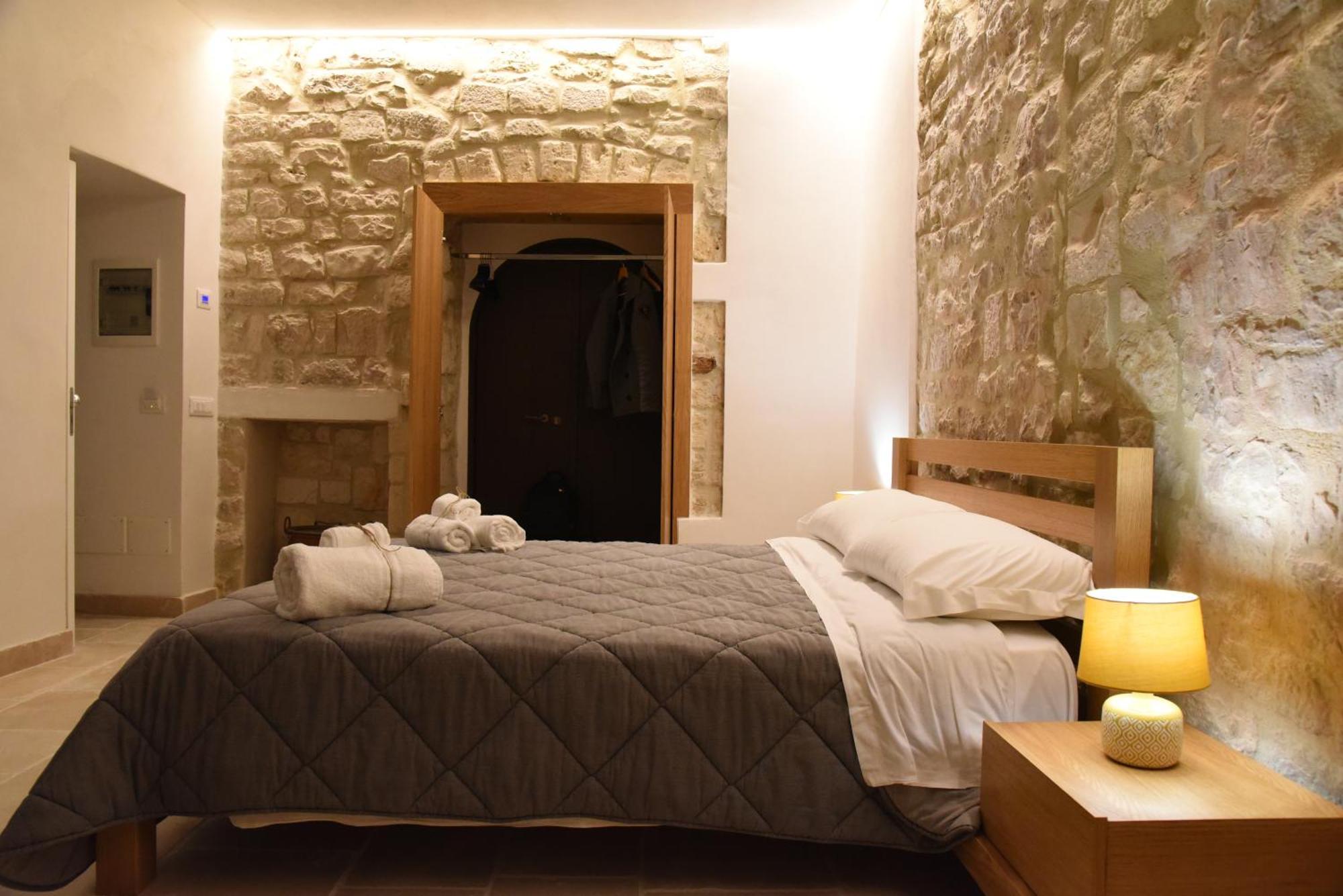 Altemura Suites Bari Bagian luar foto